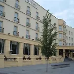 Tower & Leisure Centre Hotell 4*