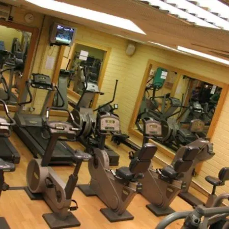 Tower & Leisure Centre Отель Вотафорд