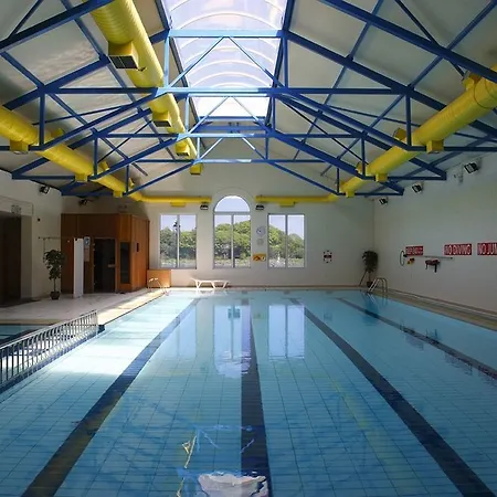 Tower & Leisure Centre ホテル