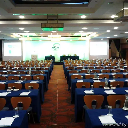 Hotell Tower & Leisure Centre 4*