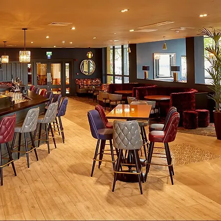 Tower & Leisure Centre Ξενοδοχείο Γουότερφορντ