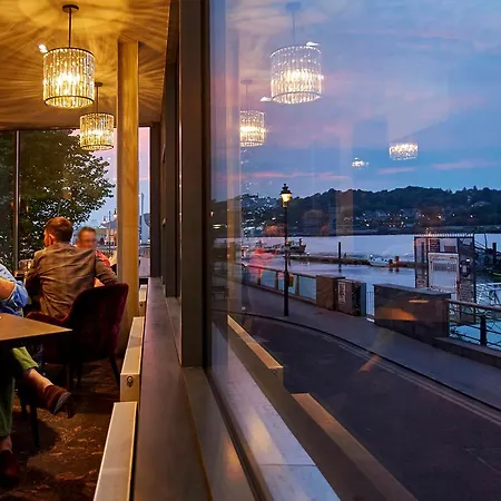 Tower & Leisure Centre Отель 4*