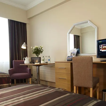 Hotell Tower & Leisure Centre 4*