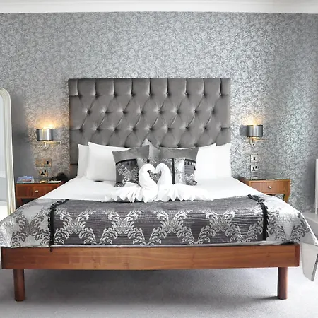 Tower & Leisure Centre Вотафорд