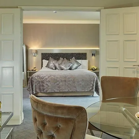 Tower & Leisure Centre 4*