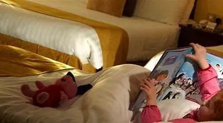 Tower & Leisure Centre 4* Вотафорд