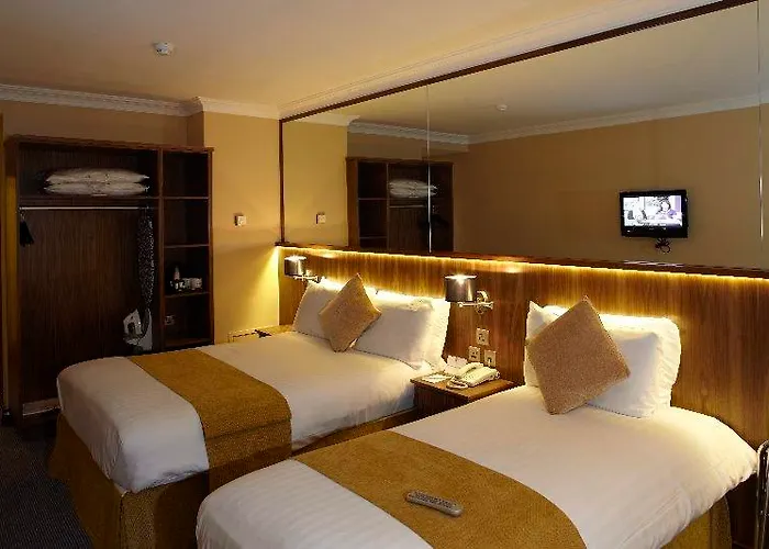 Tower & Leisure Centre 4*