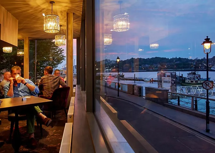 Tower & Leisure Centre Hotel 4*